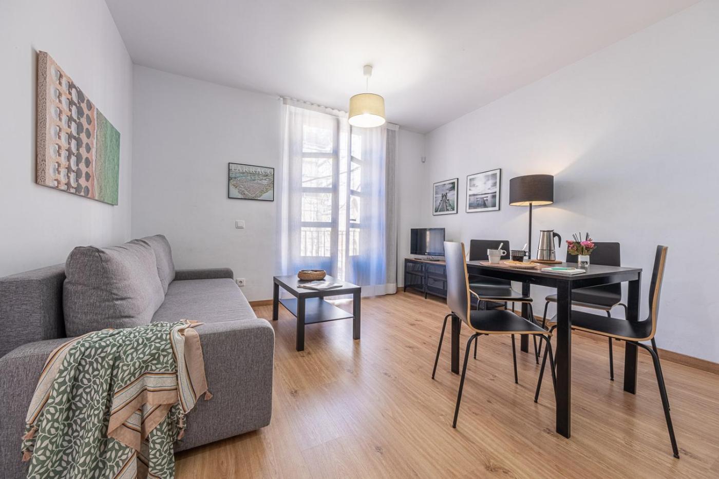 Tarragona Apartments Exterior photo